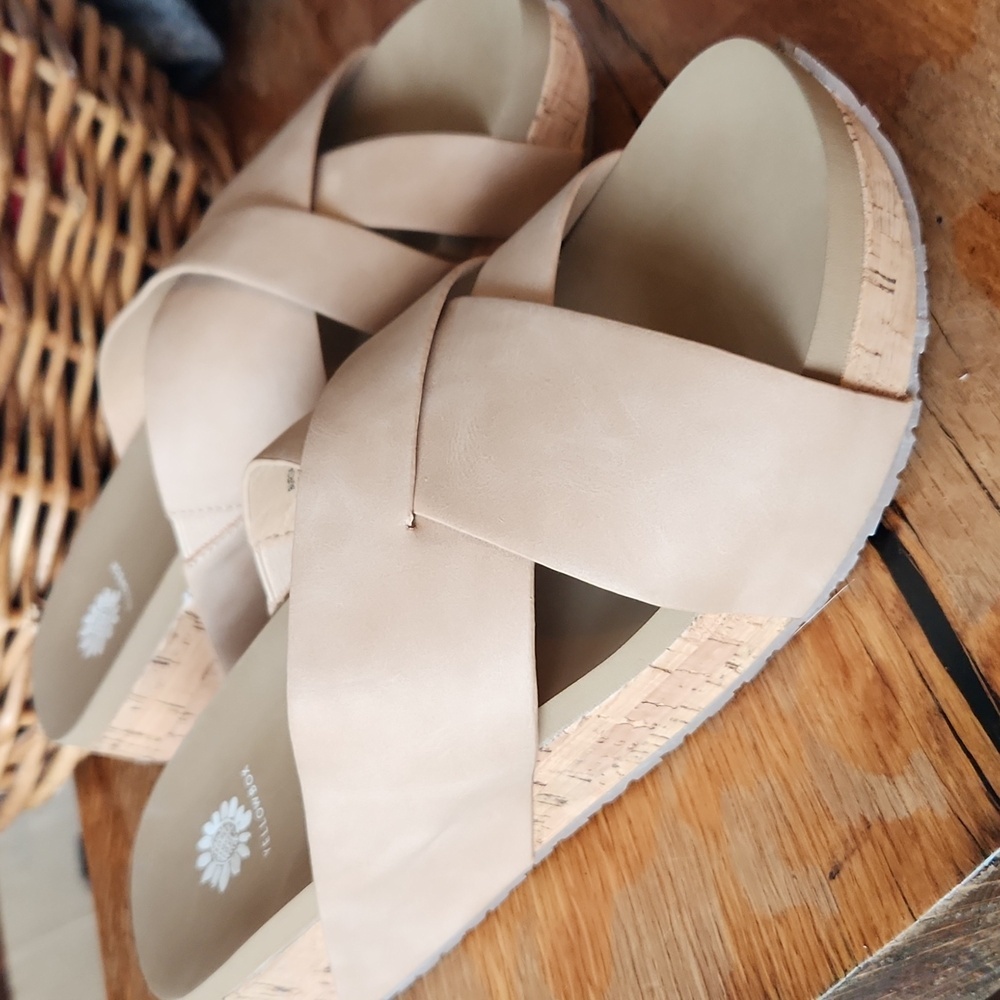 Yellow Box Bursa Sandals 9.5 Platform Wedges Wide Strappy Tan Cork‎